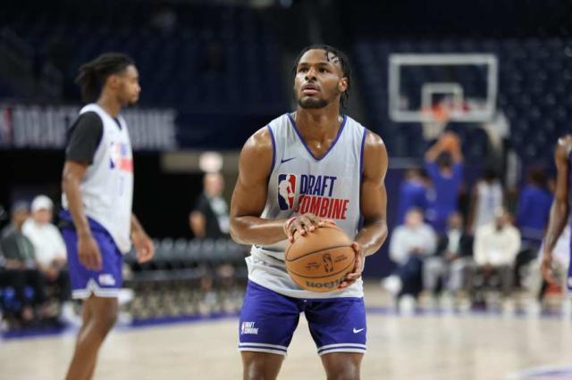 九游官网入口-NBA球探：有球队真的认为选布朗尼就能得到詹姆斯