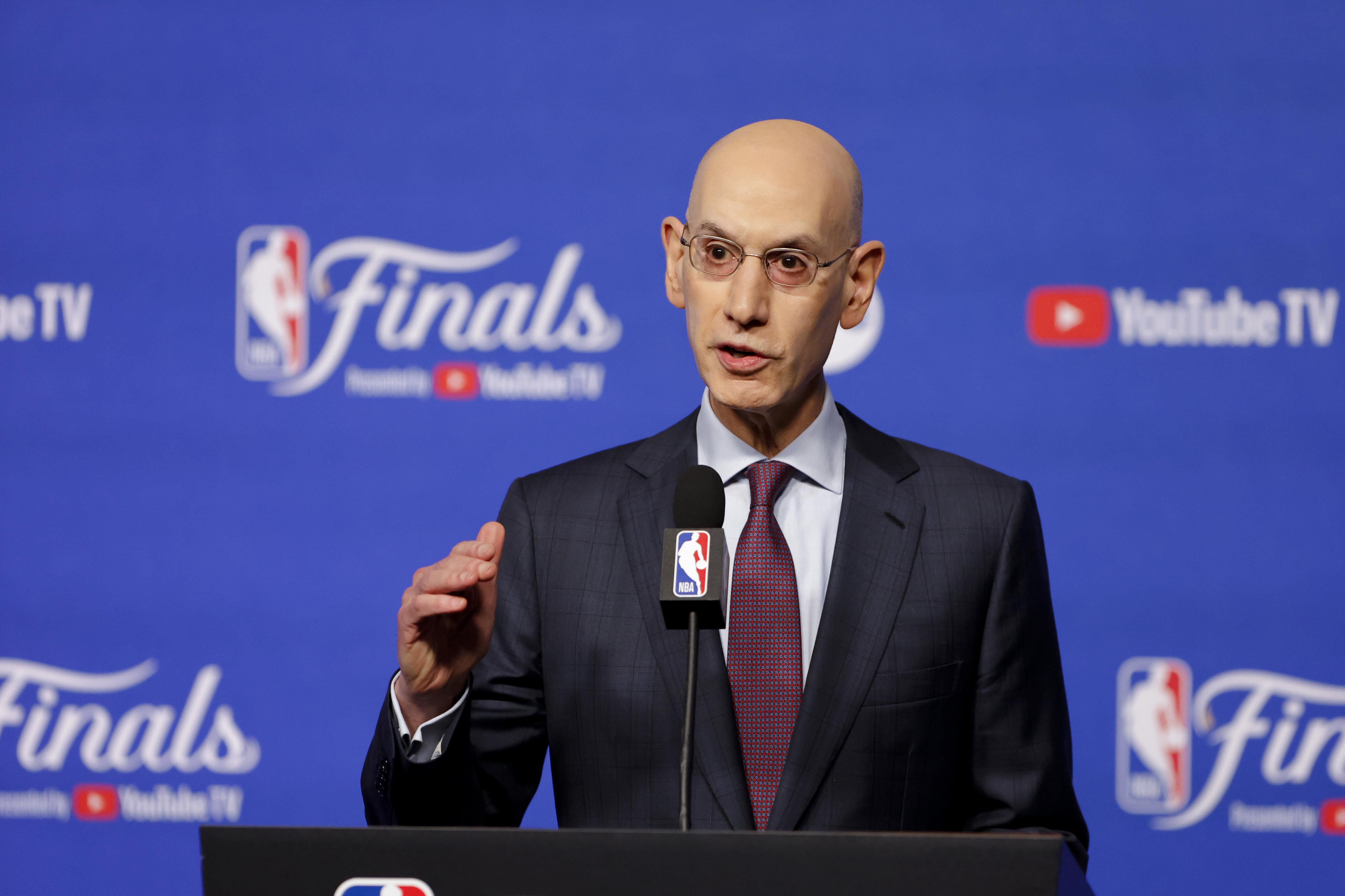 游戏版本-NBA董事会今日商讨伦纳德合同事件，总裁萧华将在会后直播