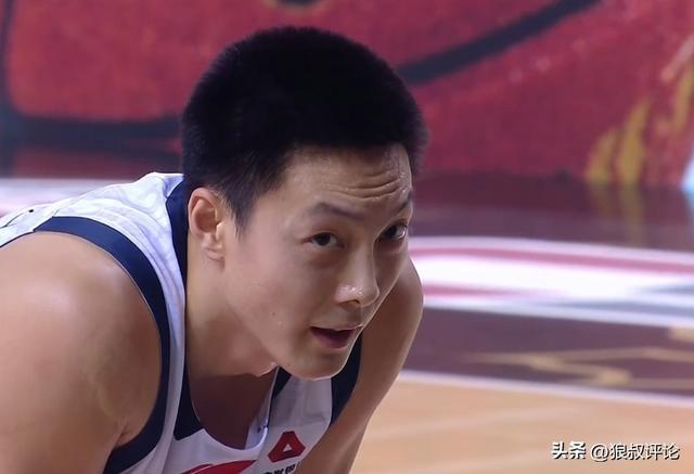 游戏版本-广东新赛季最大谜团！胡明轩场均8.2分领衔多项数据创近七年新低