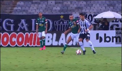 游戏版本-浩克回归巴西首秀助攻塔神 横行赛场撞飞对手5米