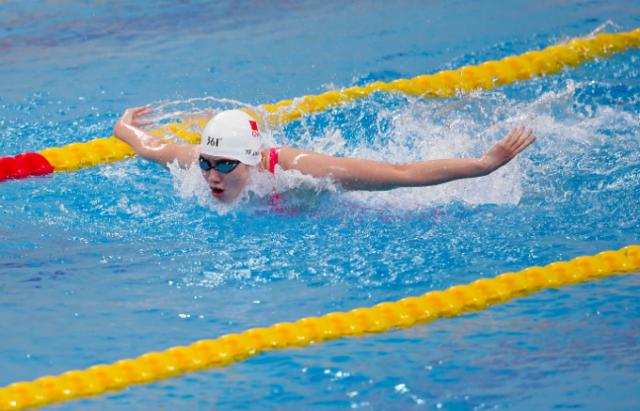 游泳争霸赛张雨霏展多项冲金实力 自由泳双星归位